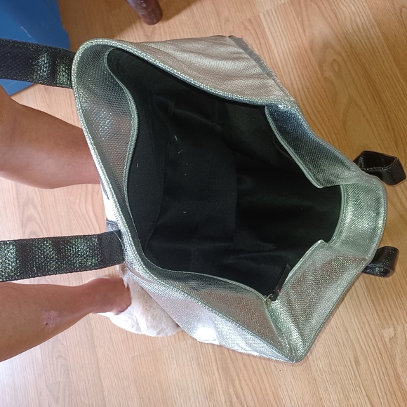 2 piece Victoria's Secret bundle.. tote/make up bag both New - Picture 4 of 8